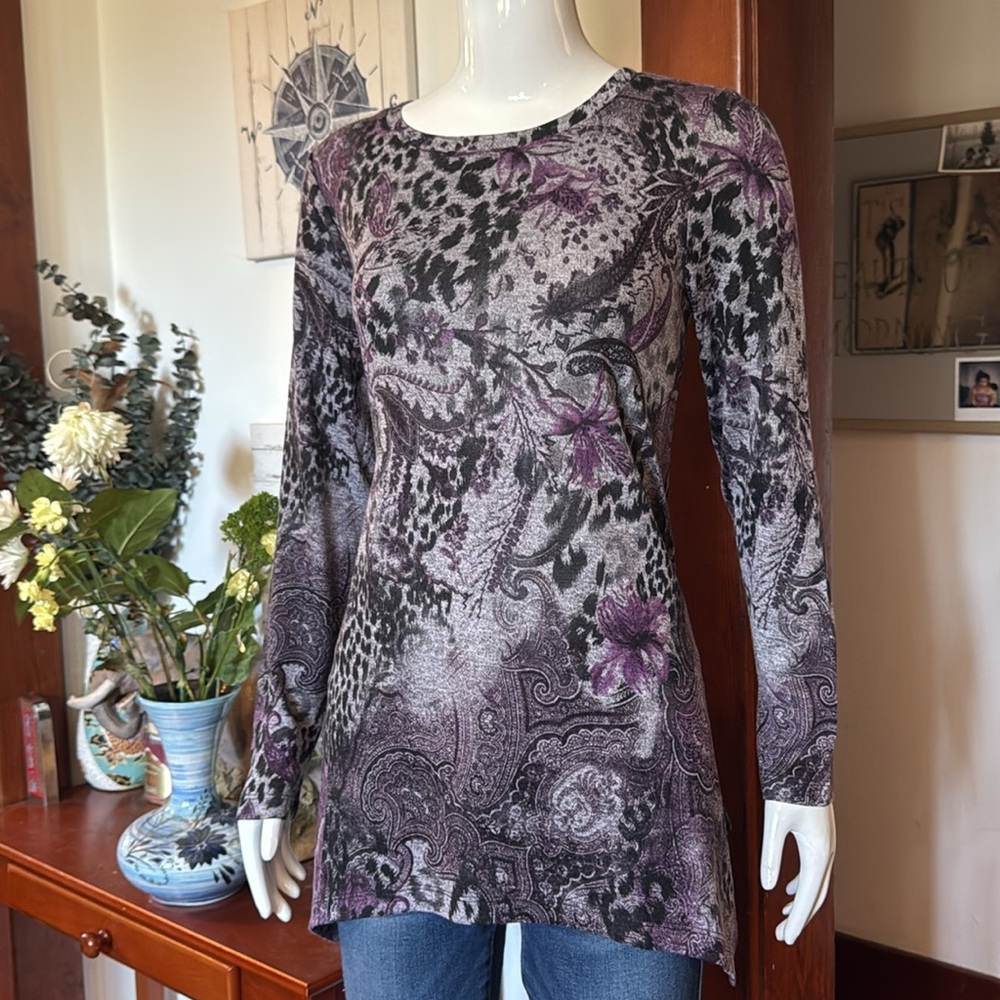 NWT northern reflections size small Women's Purple and Black Patterned Top